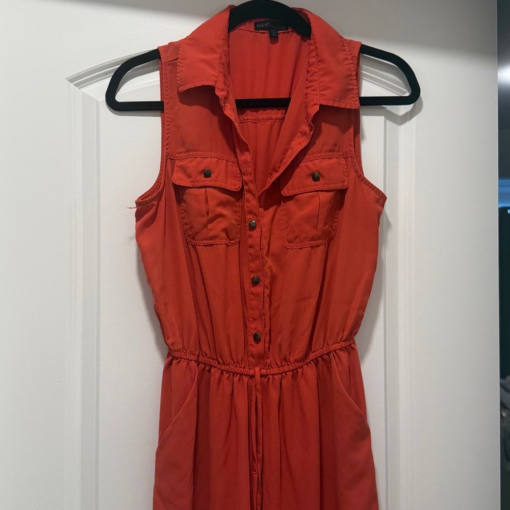 Vibrant Sleeveless Jumpsuit with Button Details